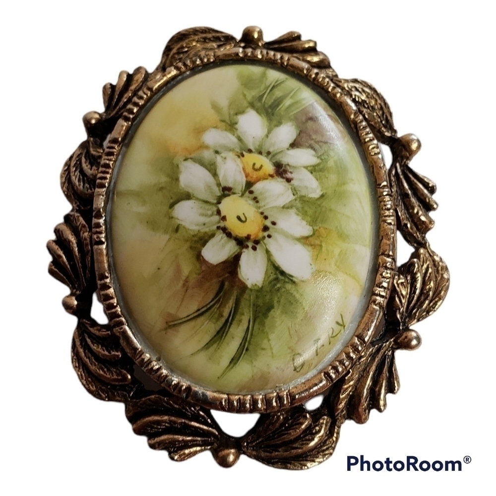 Vintage Brooch Handpainted Daisies Floral Artist Signed D. Fry Gold Tone 2"